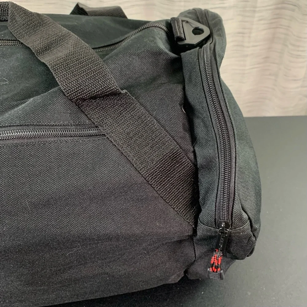 Leed’s Black Men's Duffle Bag